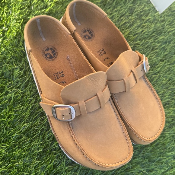 Birkenstock Buckley Beige/Tan Nubuck Leather Footbed Slip On Clogs Size 8 Or 39 - Picture 2 of 12